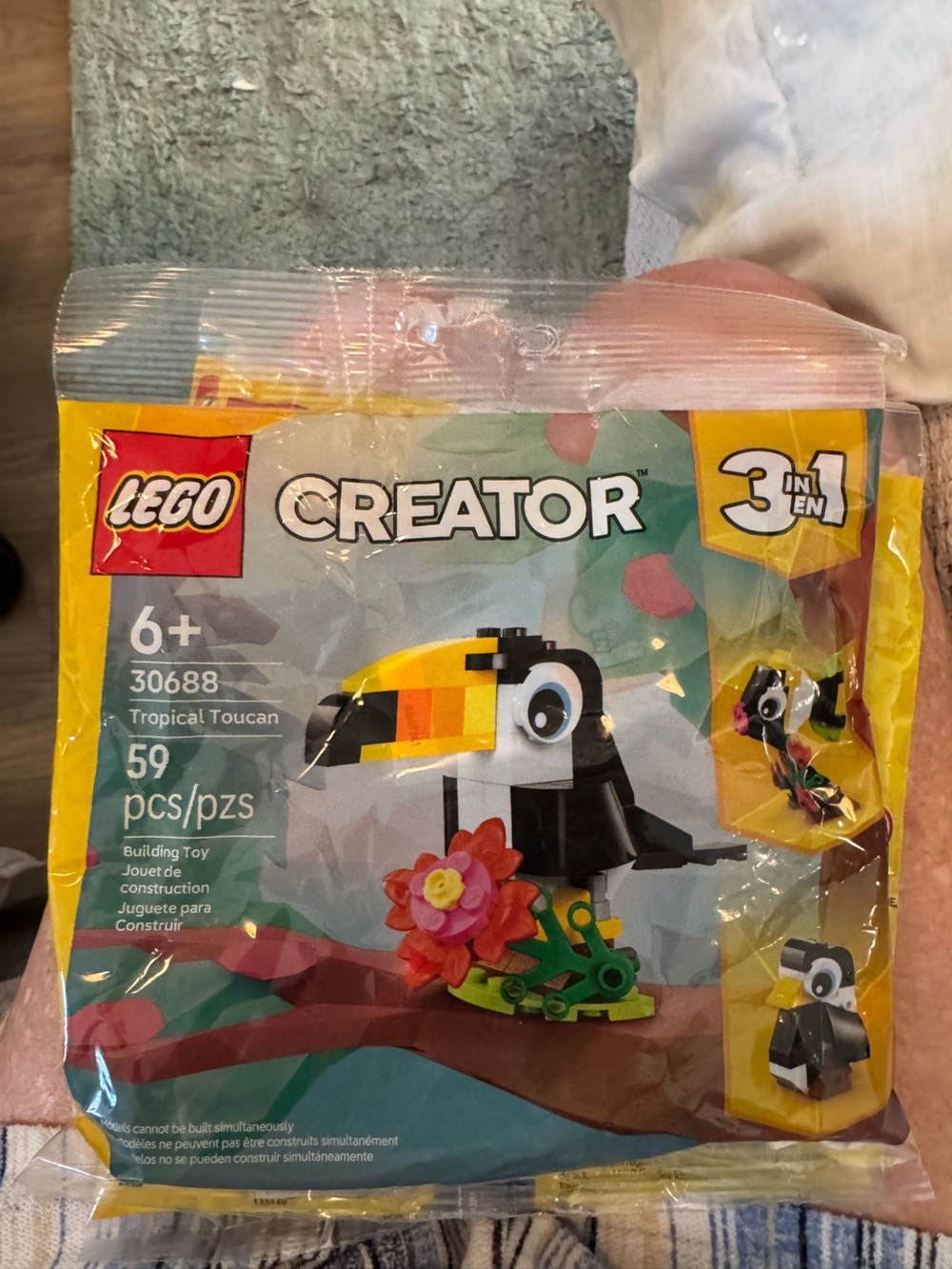 LEGO Creator Toucan Figure and others  - Yellow, Black & White 4/35$